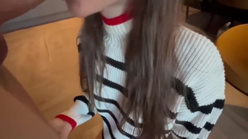Felkeményedett a virslim a mostohanővérem mutatós popócskájára így hát rábírtam hogy vegye be a pofikájába Thumb
