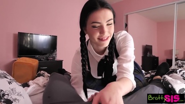 A tüneményes mostohanővérkém még a gimi előtt fénysebességgel megtáncolta a méretes kolbászomat Thumb