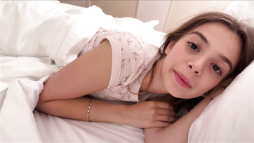 Nem bánom ha olykor-olykor nálam alszik a bájos mostohahúgicám mert olyankor minimum van kit meghágnom Thumb