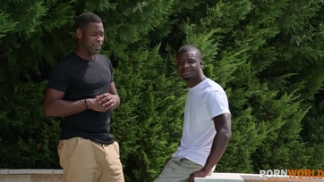 Beolajozták a dús keblű magyar bigét a tökös fekete pasik és aztán minden egyes lyukát megbaszták Thumb