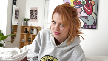 Becuppant az ágaskodó brokim a dögös kolleganőm cuncijába miután együtt háltunk az ágyon Thumb