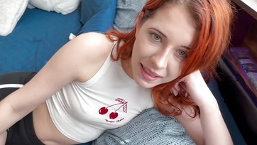 Vígan teljesítettem a kedves mostohanővérkém kérését és megbasztam a szűköcske puncusát Thumb