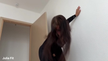 A szétszakított cicanadrágjában csücsikélt bele az álló kolbászba a szúrós nunis vadóc bombázó Thumb