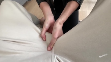 Először döngettem meg egy csábos kéjnőt és még a köpenyt is levehettem hogy teletüzeljem a nuniját Thumb